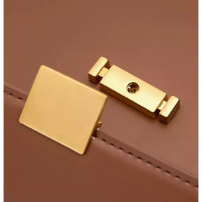 Bolsa de Ombro Crossbody Romena - Alça Curta e Ajustável | Detalhes Dourado